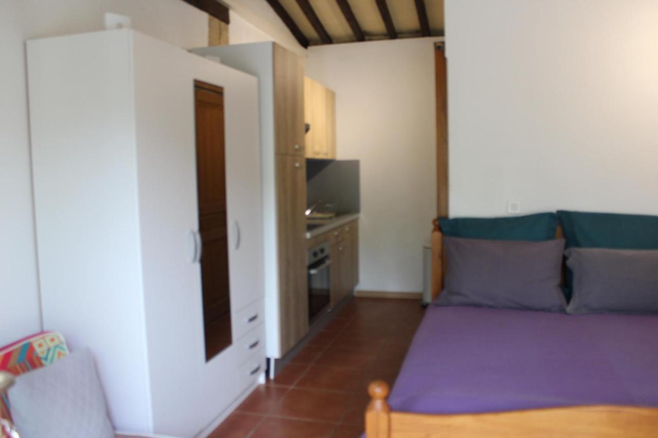 Mas De L'olivier Apartment *
